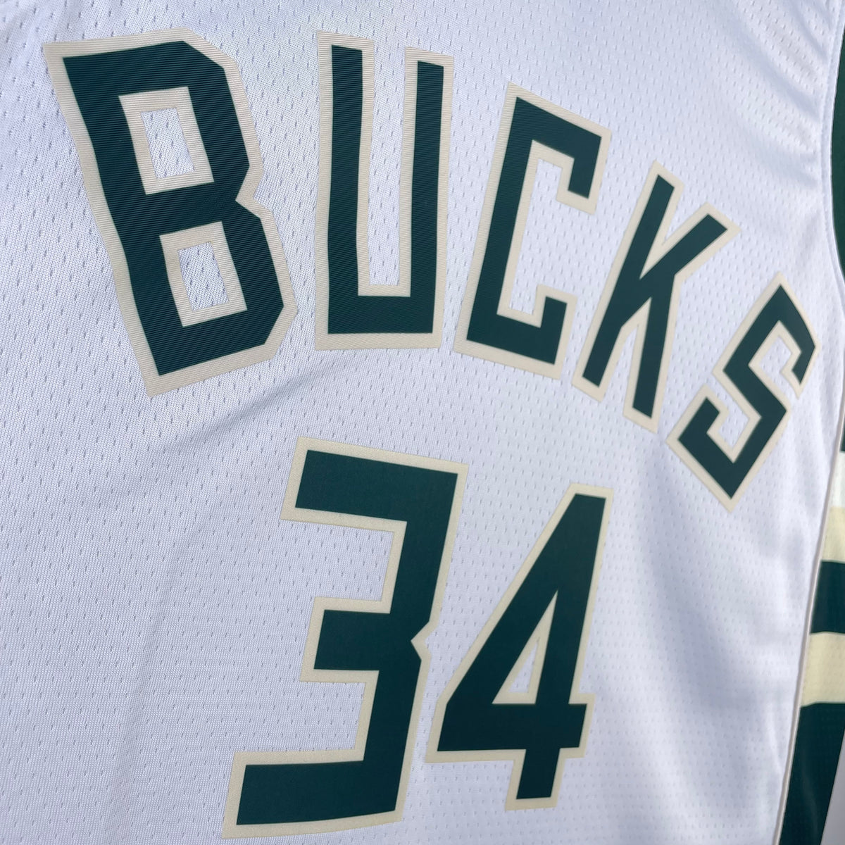 Regata Milwaukee Bucks Association Edition