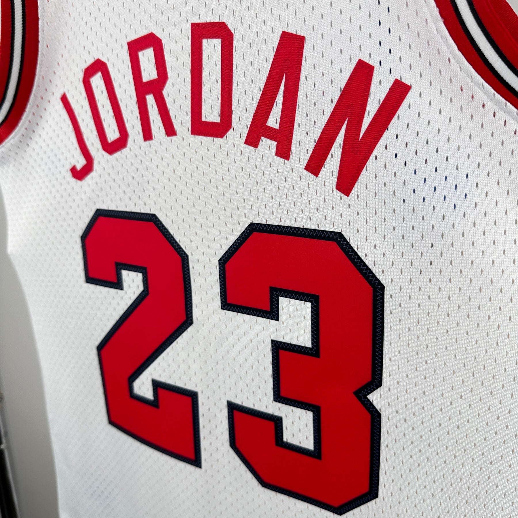 Regata Mitchell & Ness  Chicago Bulls 1984-1985 Branca