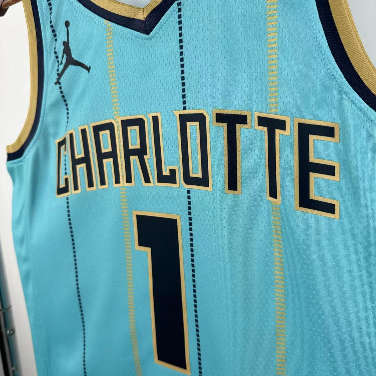 Regata Charlotte Hornets City Edition