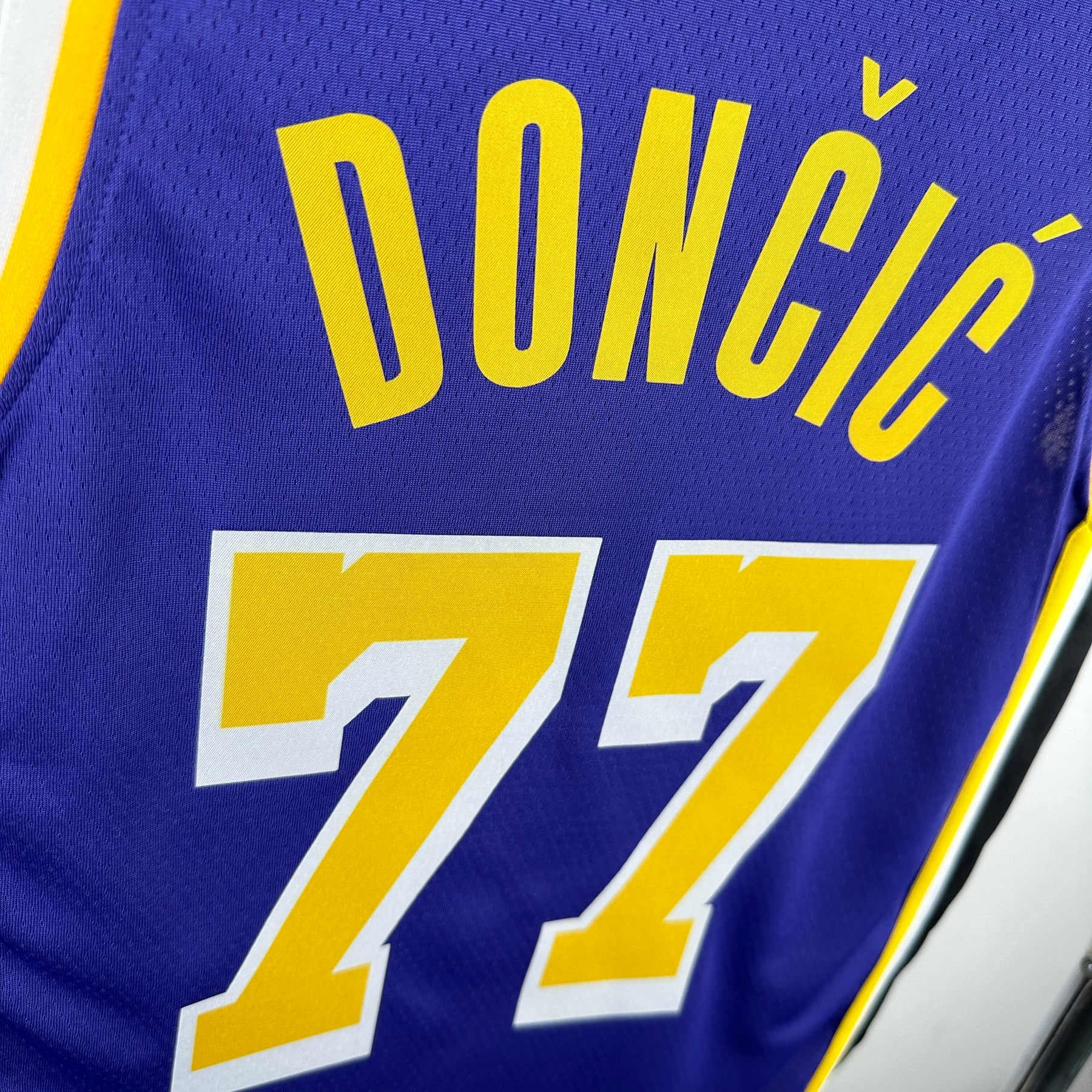 Regata Los Angeles Lakers Statement Edition
