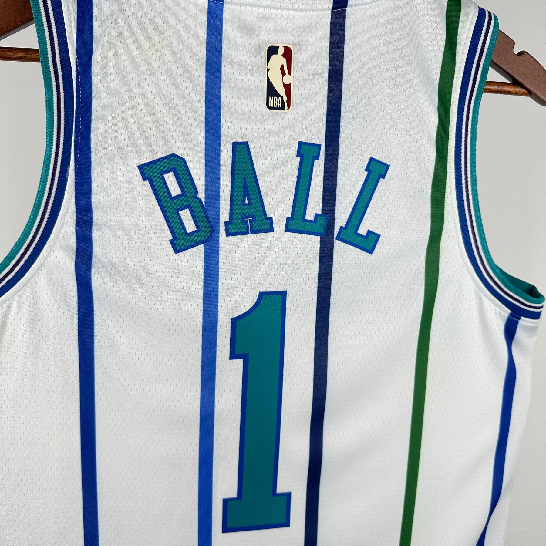 Regata Charlotte Hornets Association Edition
