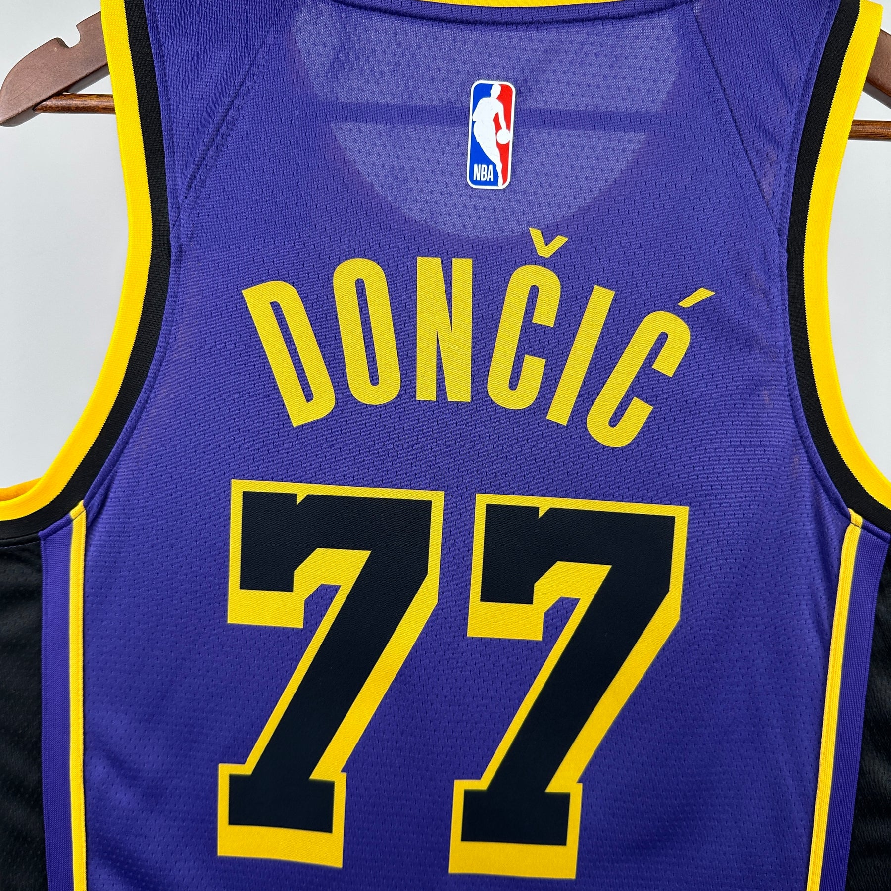 Regata Los Angeles Lakers Statement Edition
