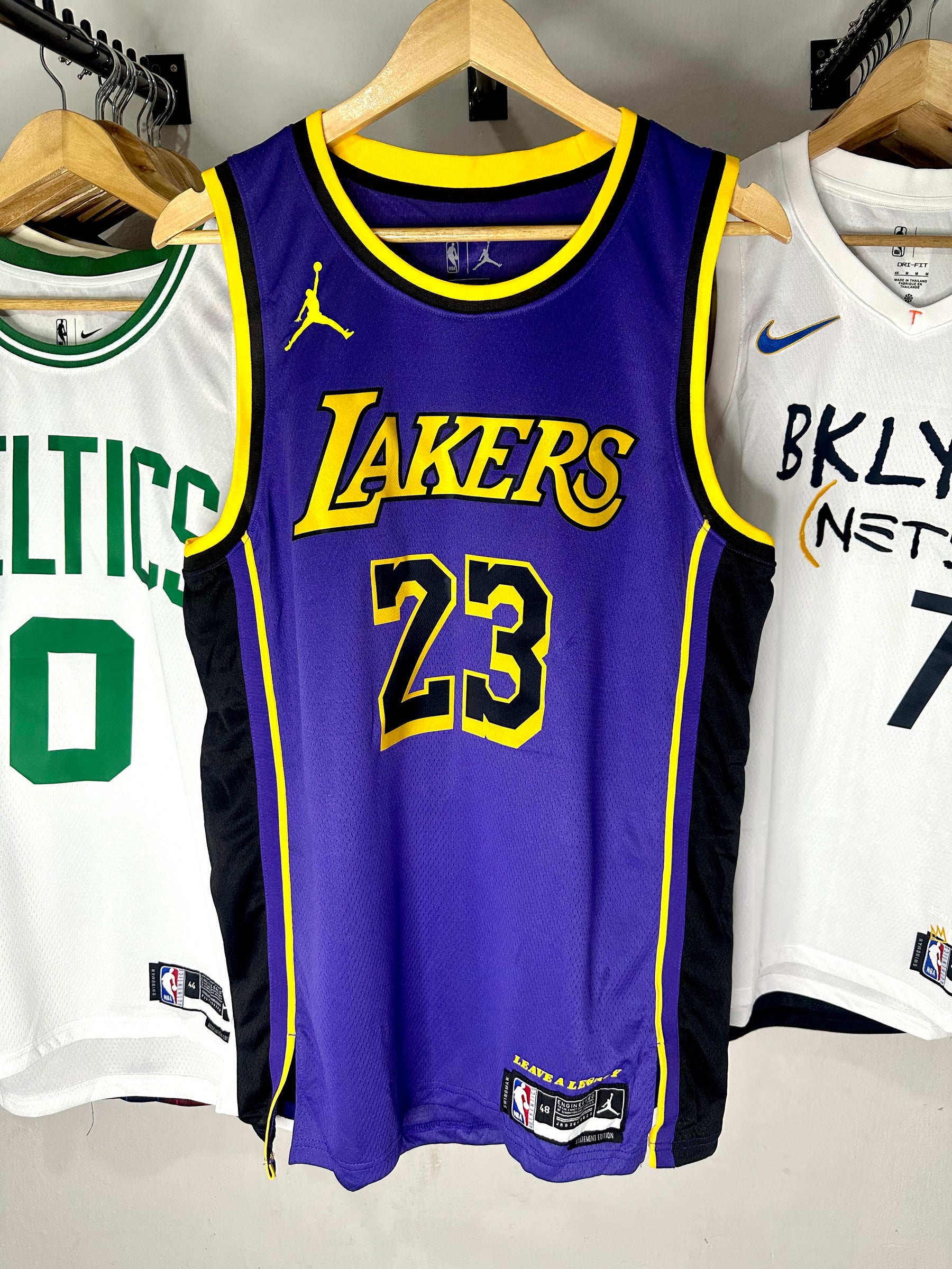 Regata PRONTA ENTREGA Los Angeles Lakers Statement Edition