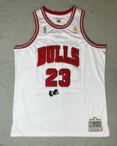 Regata Chicago Bulls Mitchell & Ness Branca