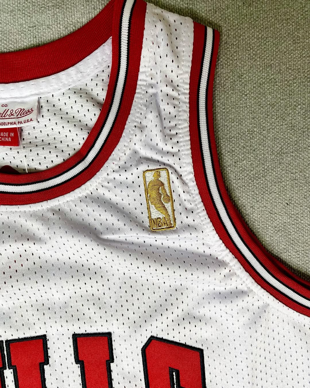Regata Chicago Bulls Mitchell & Ness Branca